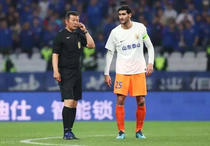 他知道爸爸苏守道之前悄悄住进白金汉宫之后便失踪至今，所以不到万不得已，他并不想踏进白金汉宫半步。